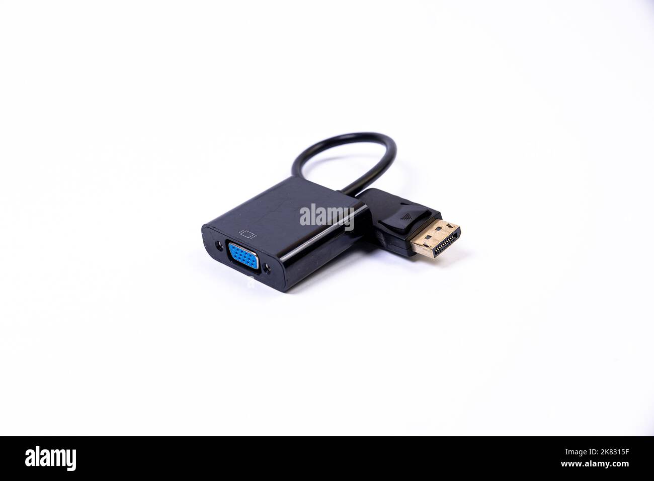 Adaptateur ou concentrateur USB de type C avec divers accessoires : poignées, hdmi, ethernet, VGA DP HDMI, câbles. Divers câbles de conversion pour ordinateurs et smartp Banque D'Images