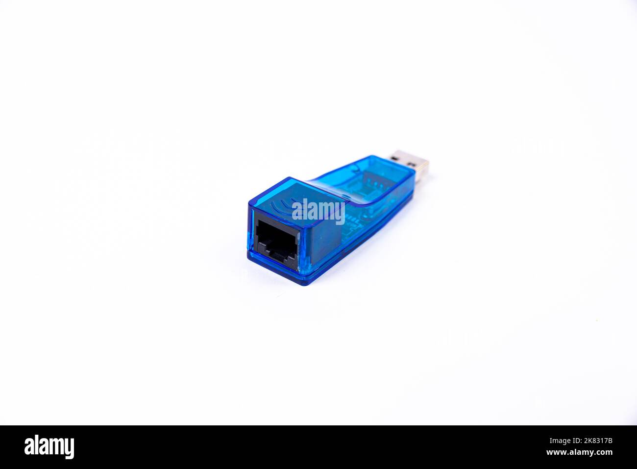 Adaptateur ou concentrateur USB de type C avec divers accessoires : poignées, hdmi, ethernet, VGA DP HDMI, câbles. Divers câbles de conversion pour ordinateurs et smartp Banque D'Images