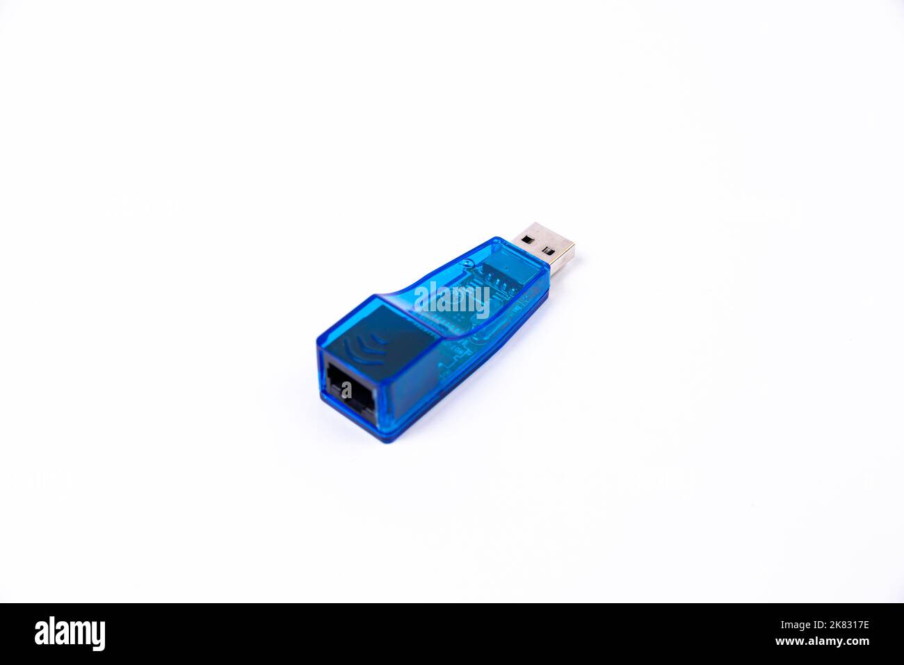 Adaptateur ou concentrateur USB de type C avec divers accessoires : poignées, hdmi, ethernet, VGA DP HDMI, câbles. Divers câbles de conversion pour ordinateurs et smartp Banque D'Images