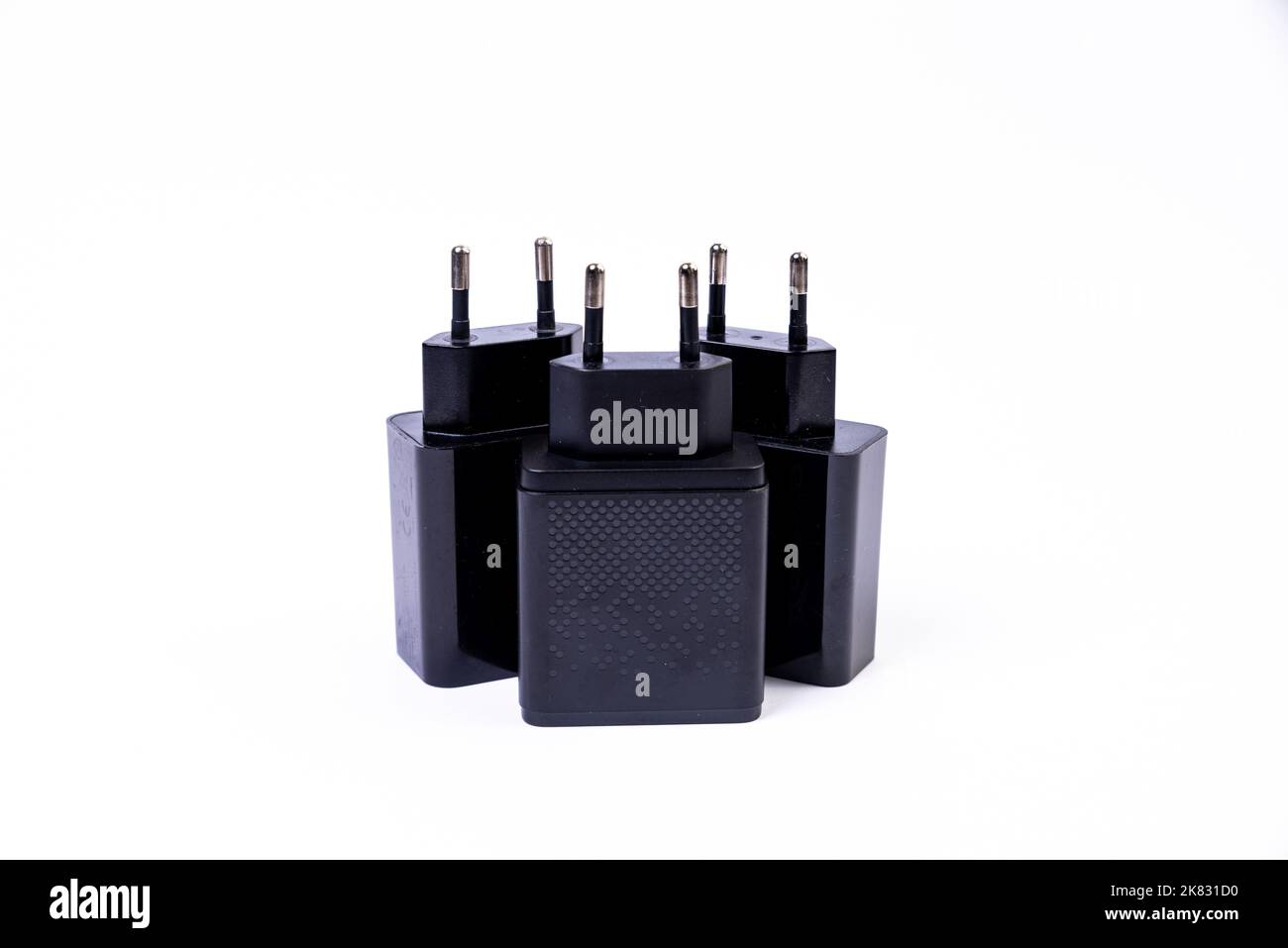 Adaptateur ou concentrateur USB de type C avec divers accessoires : poignées, hdmi, ethernet, VGA DP HDMI, câbles. Divers câbles de conversion pour ordinateurs et smartp Banque D'Images