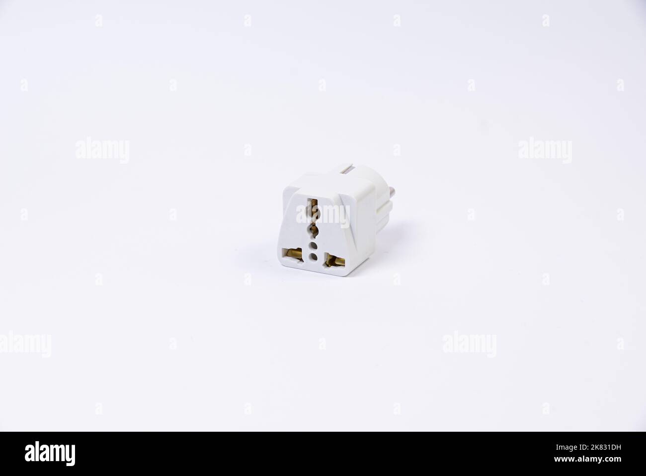 Adaptateur ou concentrateur USB de type C avec divers accessoires : poignées, hdmi, ethernet, VGA DP HDMI, câbles. Divers câbles de conversion pour ordinateurs et smartp Banque D'Images