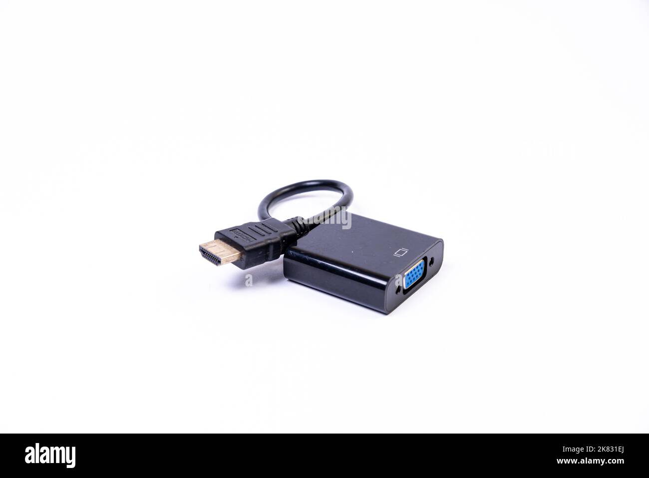 Adaptateur ou concentrateur USB de type C avec divers accessoires : poignées, hdmi, ethernet, VGA DP HDMI, câbles. Divers câbles de conversion pour ordinateurs et smartp Banque D'Images