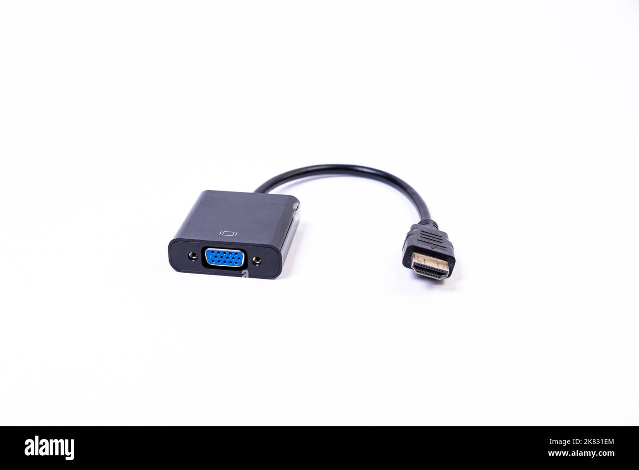 Adaptateur ou concentrateur USB de type C avec divers accessoires : poignées, hdmi, ethernet, VGA DP HDMI, câbles. Divers câbles de conversion pour ordinateurs et smartp Banque D'Images