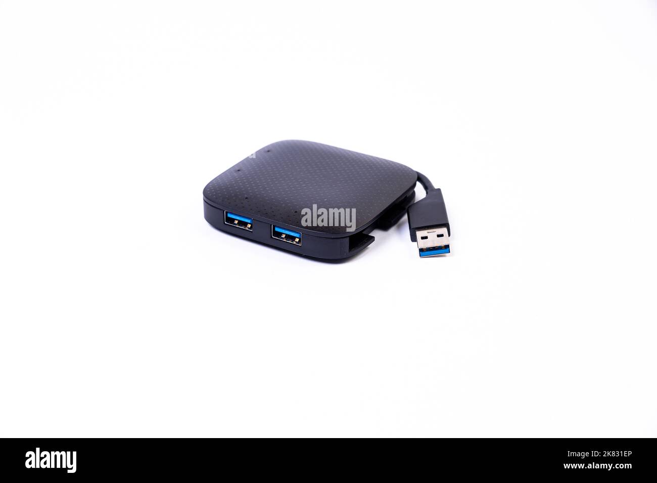 Adaptateur ou concentrateur USB de type C avec divers accessoires : poignées, hdmi, ethernet, VGA DP HDMI, câbles. Divers câbles de conversion pour ordinateurs et smartp Banque D'Images