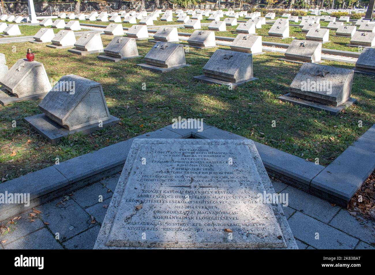 Les tombes soviétiques de la deuxième guerre mondiale au cimetière de Kerepesi - Pest Budapest, Hongrie Banque D'Images