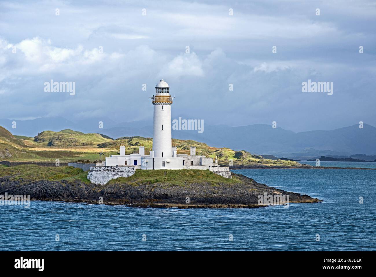 Le phare Lismore, construit en 1833 par Robert Stevenson, sur le Musdile d'Eilean dans le Firth de Lorn, Argyll et Bute, Écosse, Royaume-Uni. Banque D'Images