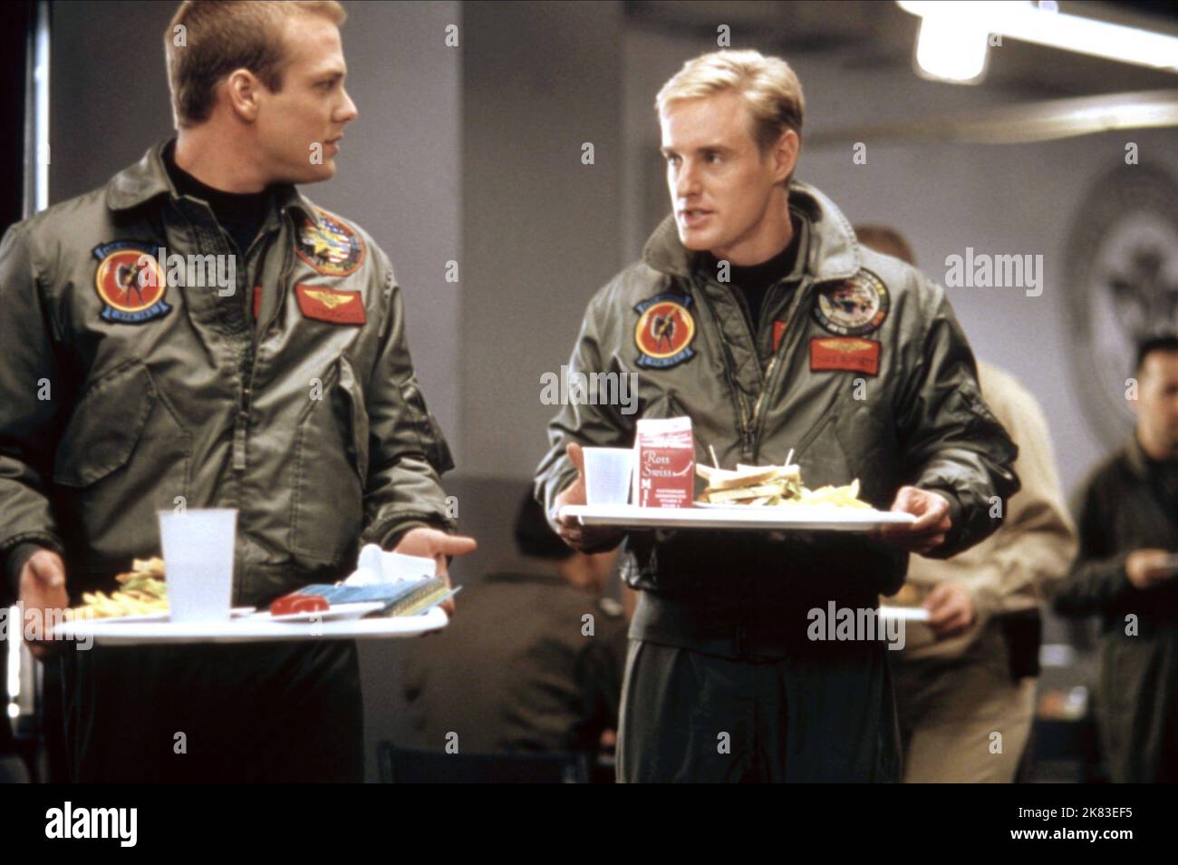 Gabriel Macht & Owen Wilson film : Behind Enemy Lines (USA 2001) personnages : Stackhouse, Lt. Chris Burnett 17 novembre 2001 **AVERTISSEMENT** cette photographie est à usage éditorial exclusif et est le droit d'auteur de 20th CENTURY FOX et/ou le photographe assigné par la Société du film ou de la production et ne peut être reproduite que par des publications dans le cadre de la promotion du film ci-dessus. Un crédit obligatoire à 20th CENTURY FOX est requis. Le photographe doit également être crédité lorsqu'il est connu. Aucune utilisation commerciale ne peut être accordée sans l'autorisation écrite de la Société du film. Banque D'Images