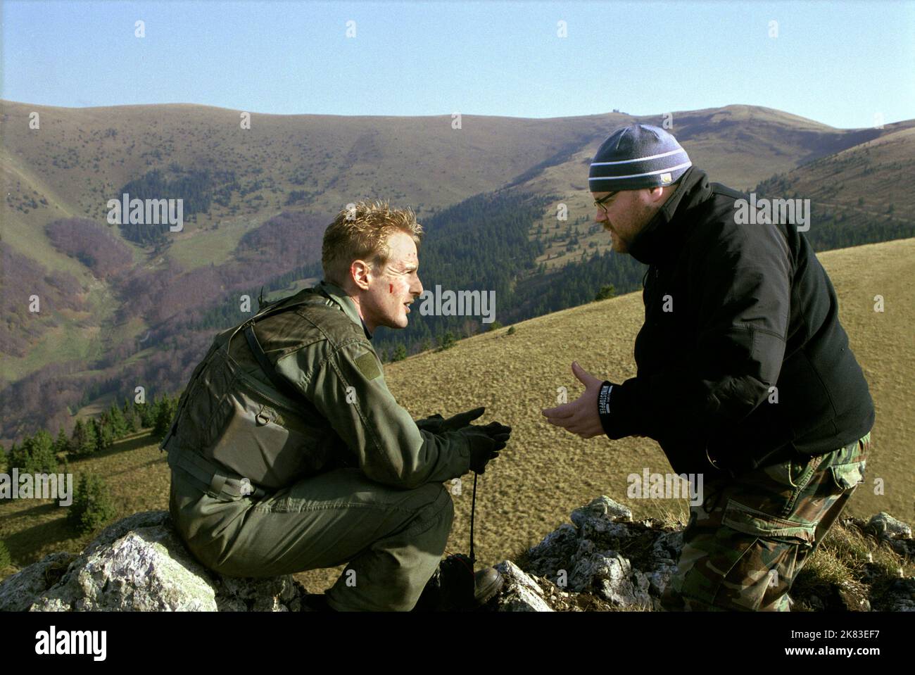 Owen Wilson & John Moore film: Behind Enemy Lines (USA 2001) personnages: Lt. Chris Burnett & 17 novembre 2001 **AVERTISSEMENT** cette photographie est à usage éditorial exclusif et est protégée par les droits d'auteur de 20th CENTURY FOX et/ou du photographe attribué par la société film ou production et ne peut être reproduite que par des publications dans le cadre de la promotion du film ci-dessus. Un crédit obligatoire à 20th CENTURY FOX est requis. Le photographe doit également être crédité lorsqu'il est connu. Aucune utilisation commerciale ne peut être accordée sans l'autorisation écrite de la Société du film. Banque D'Images