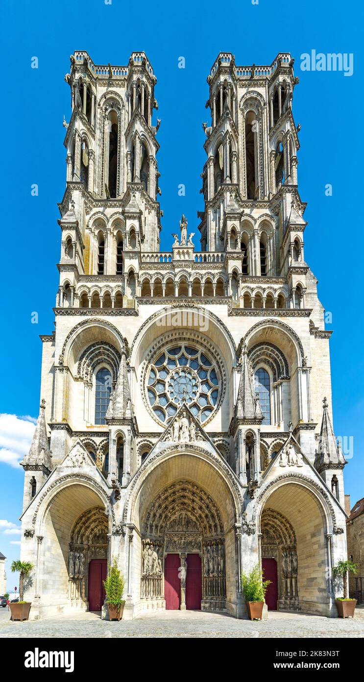 Laon, cathédrale gothique de France, dans le département de l'Aisne, face ouest Banque D'Images