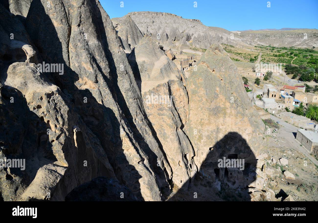 Il y a une grande cathédrale et des espaces de vie à Selime Cappadoce à Aksaray. C'est un vieux règlement. Banque D'Images