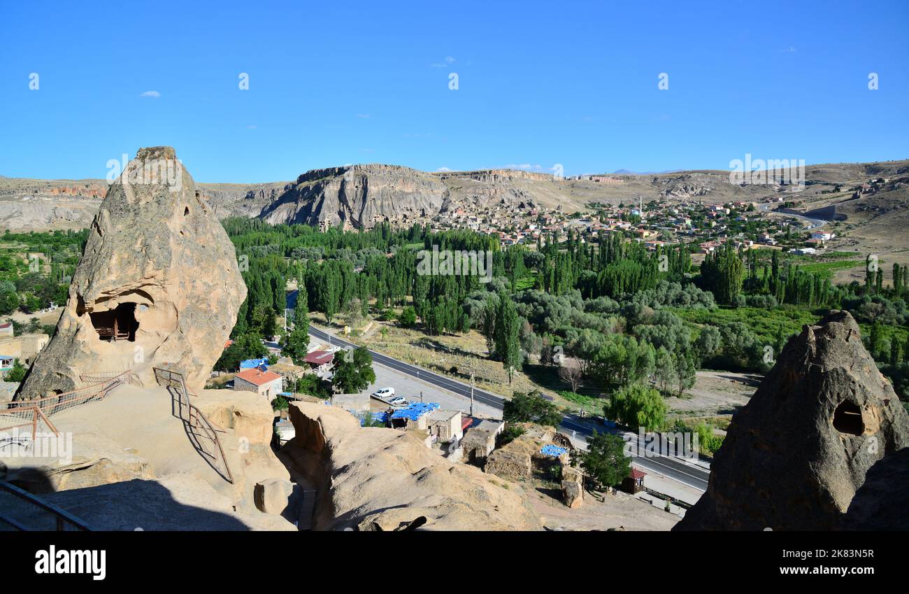 Il y a une grande cathédrale et des espaces de vie à Selime Cappadoce à Aksaray. C'est un vieux règlement. Banque D'Images