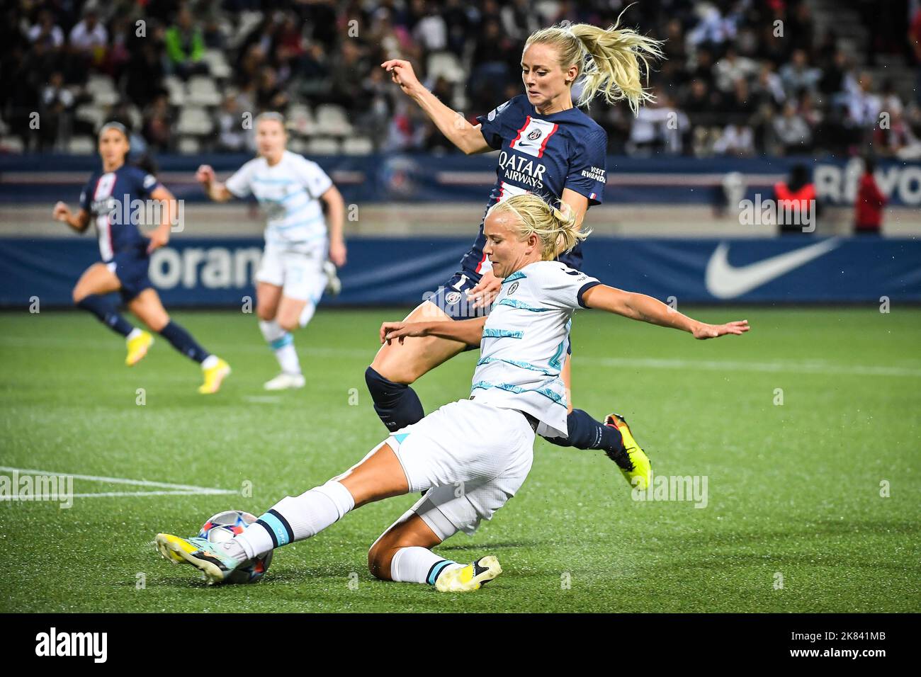 Paris, France. 20th octobre 2022. Amanda ILESTEDE du PSG et de Pernille HARDER de Chelsea pendant la Ligue des champions de l'UEFA, Group A football match entre Paris Saint-Germain et Chelsea sur 20 octobre 2022 au stade Jean Bouin à Paris, France - photo: Matthieu Mirville/DPPI/LiveMedia crédit: Agence photo indépendante/Alamy Live News Banque D'Images