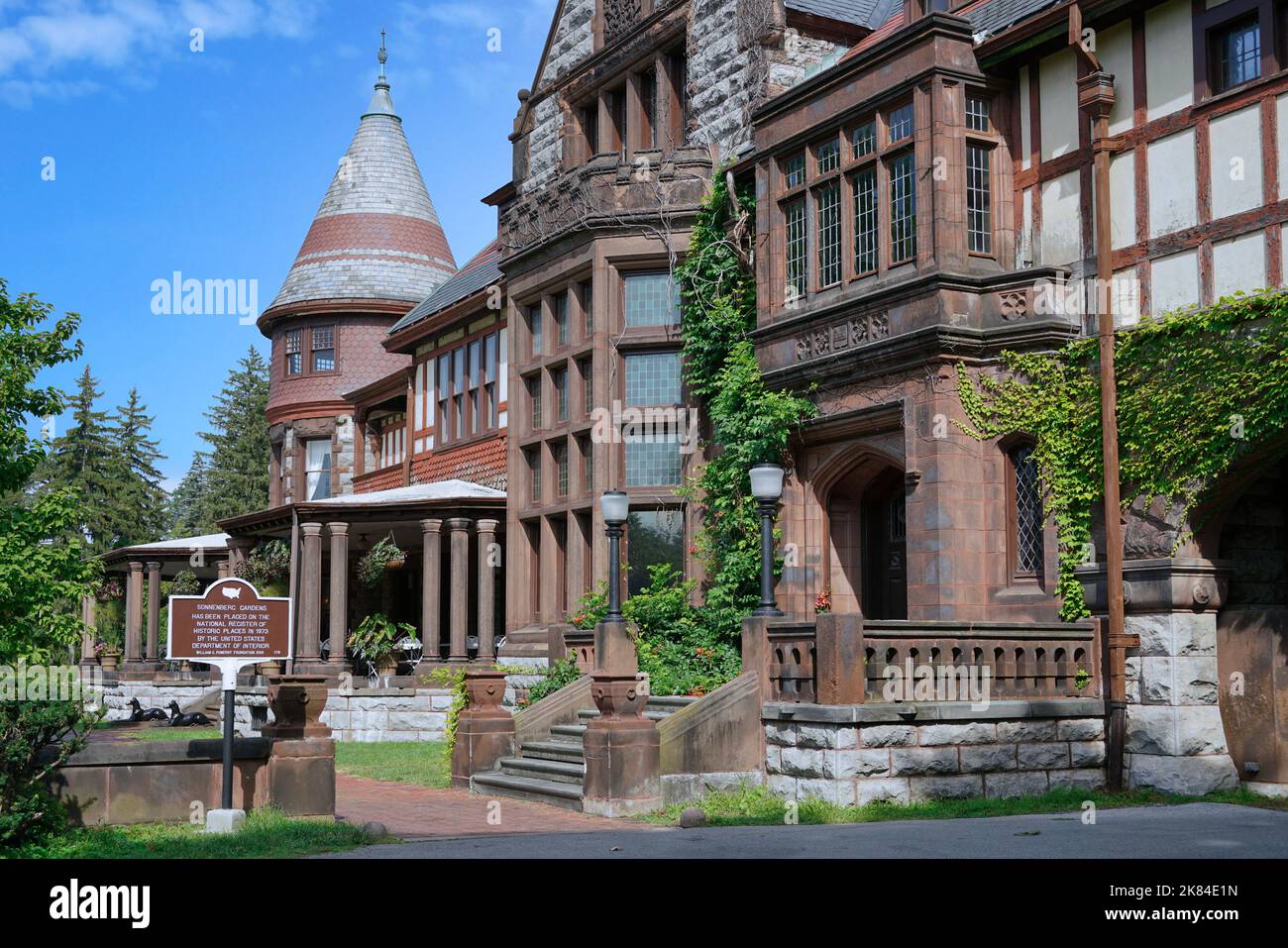 Canandaigua, NY, Etats-Unis - août 2022 : le manoir Sonnenberg de 19th siècles, sur le registre national des lieux historiques Banque D'Images
