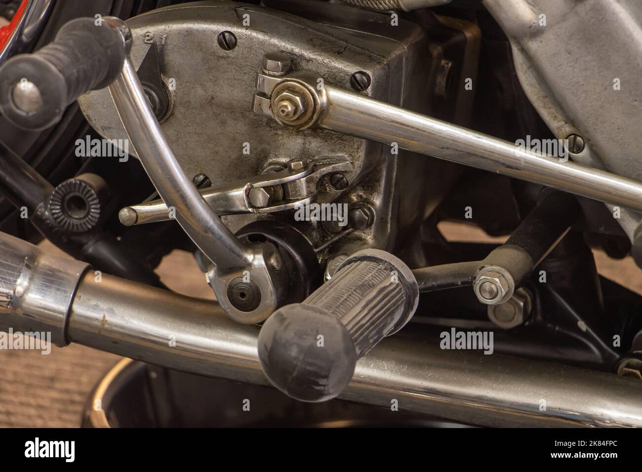 La pédale de démarrage sur une moto vintage Banque D'Images