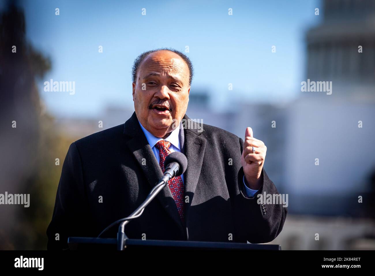 Martin Luther King III s'exprime lors d'un rassemblement appelant à la protection et au respect des électeurs, des électeurs et des travailleurs électoraux. L'événement a été l'un des plus de 75 organisé dans tout le pays par la campagne pour la démocratie citoyenne publique pour exiger des élections libres et justes et la justice pour la violente 6 janvier 2021, attaque sur la démocratie. Les efforts de Trump pour renverser les résultats des élections de 2020 ont sapé la foi en l'intégrité électorale chez des millions d'Américains, ce qui représente une grave menace pour la démocratie aux États-Unis. (Photo par Allison Bailey/SOPA Images/Sipa USA) Banque D'Images