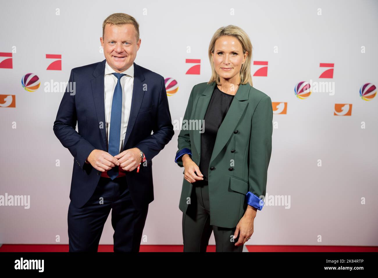 Berlin, Allemagne. 20th octobre 2022. Marc Bator et Claudia c. Brauchitsch, tous deux présentateurs, lors d'un appel photo de ProSiebenSat.1 avec les médias au bureau de la capitale du Seven.One Entertainment Group. Credit: Christoph Soeder/dpa/Alay Live News Banque D'Images