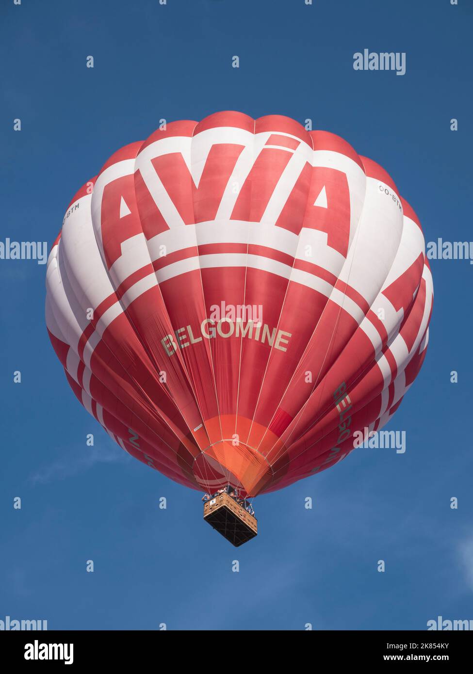 Sint Niklaas, Belgique, 9 septembre 2022, gros plan du ballon à air chaud de la station-service Avia avec un beau ciel bleu comme arrière-plan Banque D'Images