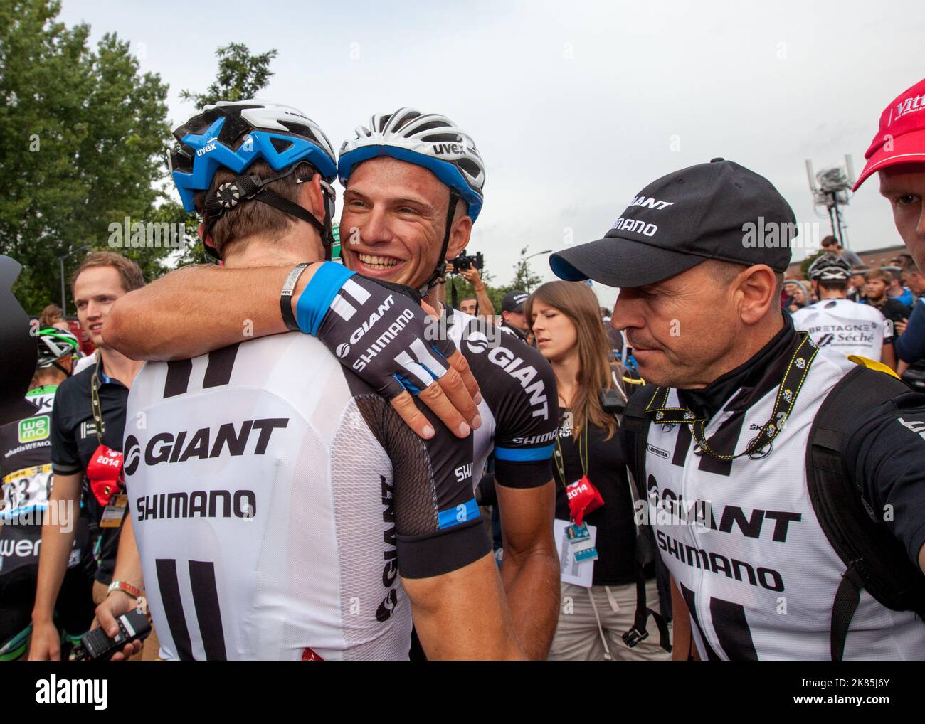 Marcel Kittel célèbre sa victoire en 3rd étapes avec Albert Timmer, coéquipier de shimano géant Banque D'Images