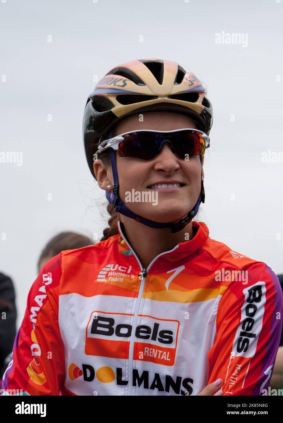 Lizzie Armitstead (Boels Dolmans Ctcling Team) est tout sourire au début de la course nationale sur route, British National Women Road Race. Banque D'Images