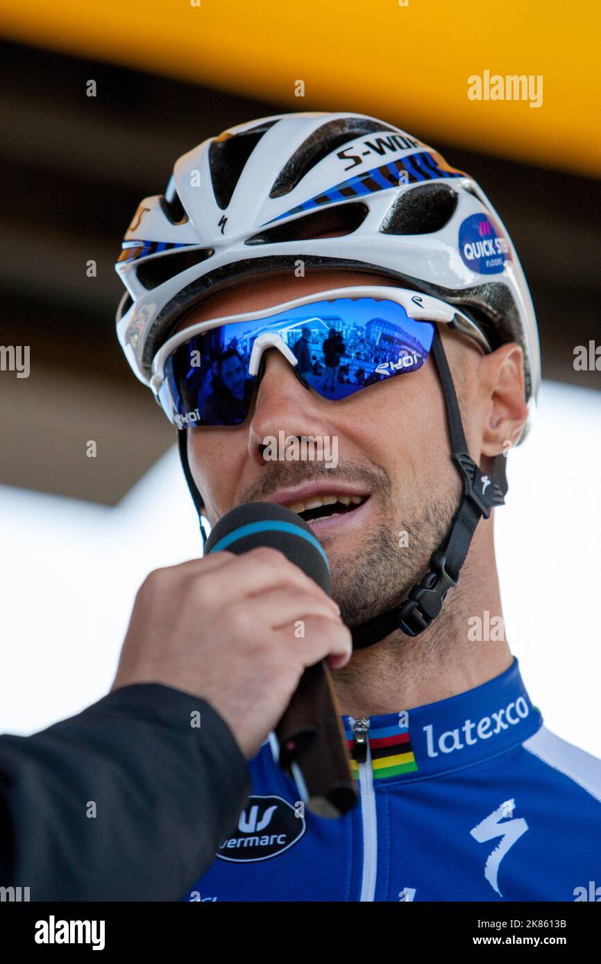 Tom Boonen donne des entretiens au début Banque D'Images