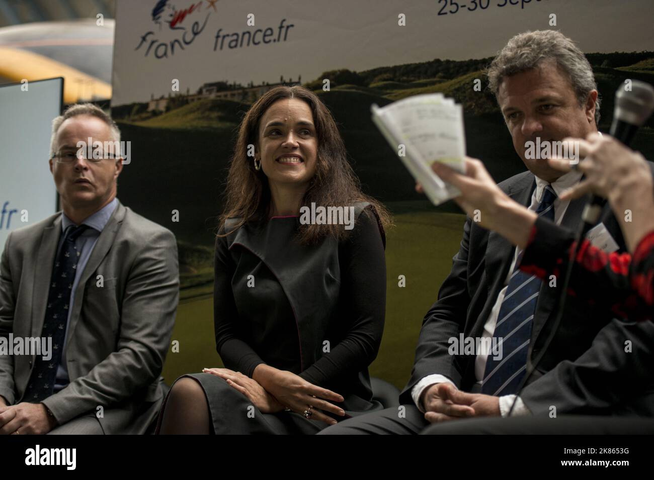 Gwenaellle Maret-Delos, directeur général d'Atout France, Richard Hills, directeur de Ryder Cup Europe, Paul Armitage, directeur général national du Golf à la gare King Cross de Ryder Cup Rendezvous avec Eurostar et Atout France Tourism Banque D'Images