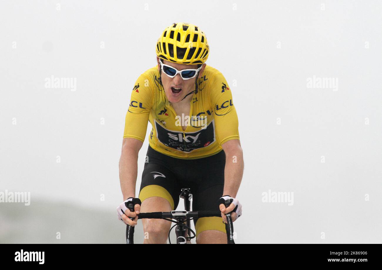 Le Geraint Thomas de Grande-Bretagne arrive en troisième place sur la scène 17 du Tour de France 2018 Banque D'Images