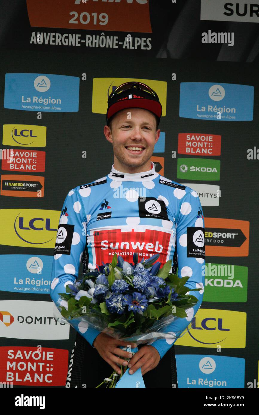 Casper Pederson Danemark équipe Sunweb tient encore le roi des montagnes maillot desite finissant près de 22 minutes aujourd'hui dans la deuxième étape de la course dans le Criterium du Dauphine Mauriac à Craponne-sure-Arzon Banque D'Images