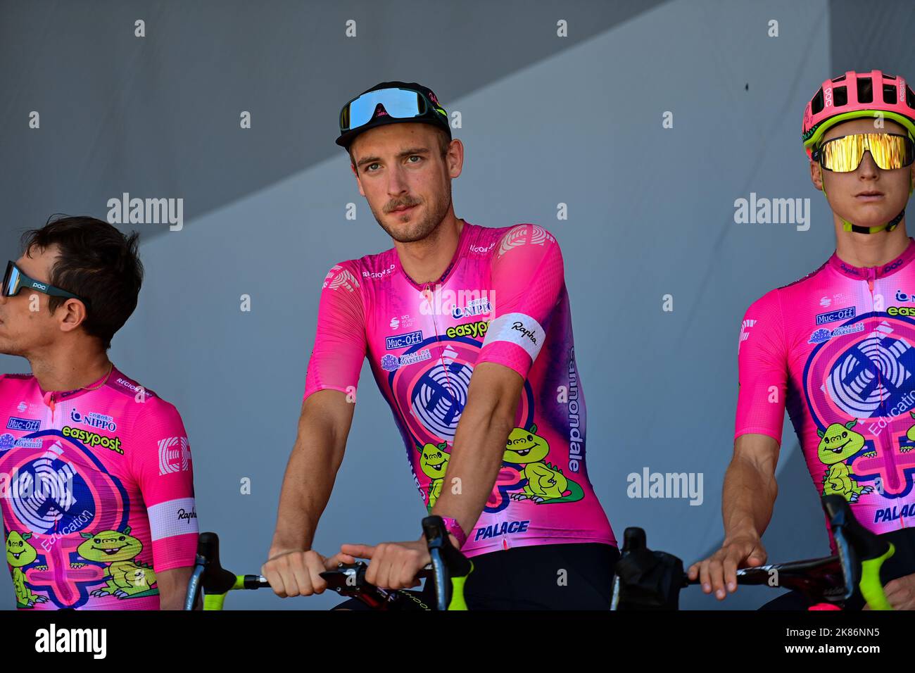 EF Education-EasyPost lors de la présentation de l'équipe pour Tour de France, Stage 15, France, 17th juillet 2022, Credit:Pete Goding/Goding Images/PA Images Banque D'Images