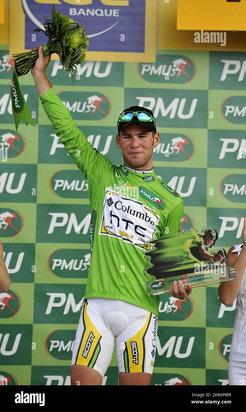 Mark Cavendish de l'équipe Columbia célèbre la victoire de la troisième étape du Tour de France entre Marseille et la Grande-Motte. Banque D'Images
