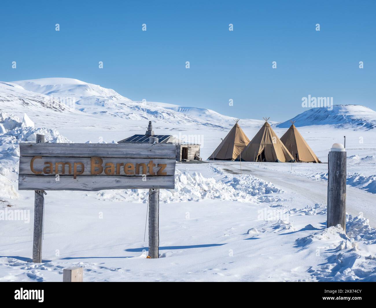 Camp Barentz, une zone d'entraînement de traîneau à chiens juste à l'extérieur de Longyearbyen, Svalbard, Norvège, Norvège, Europe Banque D'Images