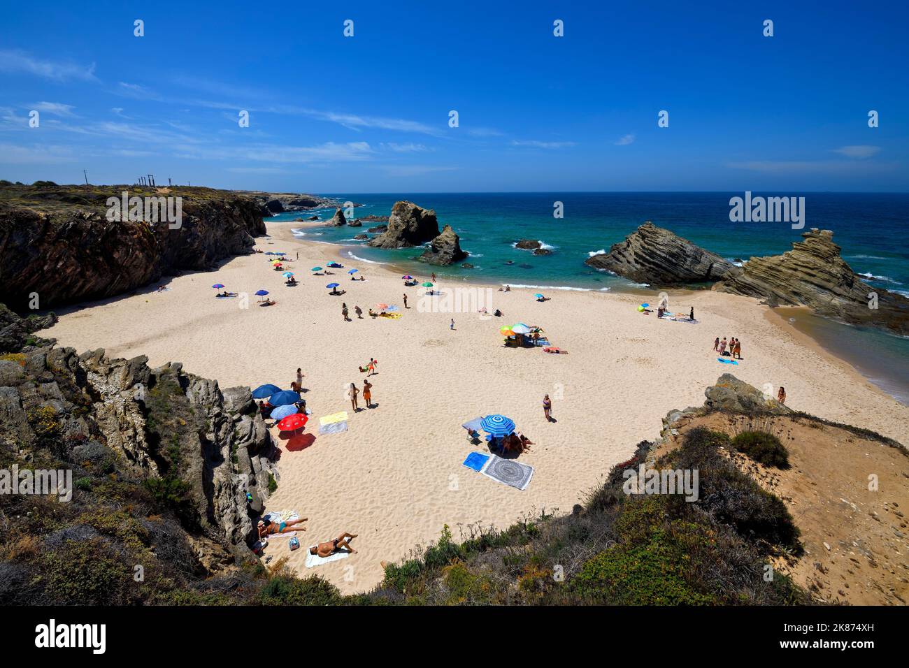 Plage de sable de Samouqueira, côte de Vicentina, Porto Covo, Sines, Alentejo, Portugal, Europe Banque D'Images
