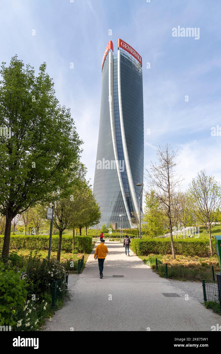 Gratte-ciel et jardin, quartier Milano City Life, Milan, Lombardie, Italie, Europe Banque D'Images