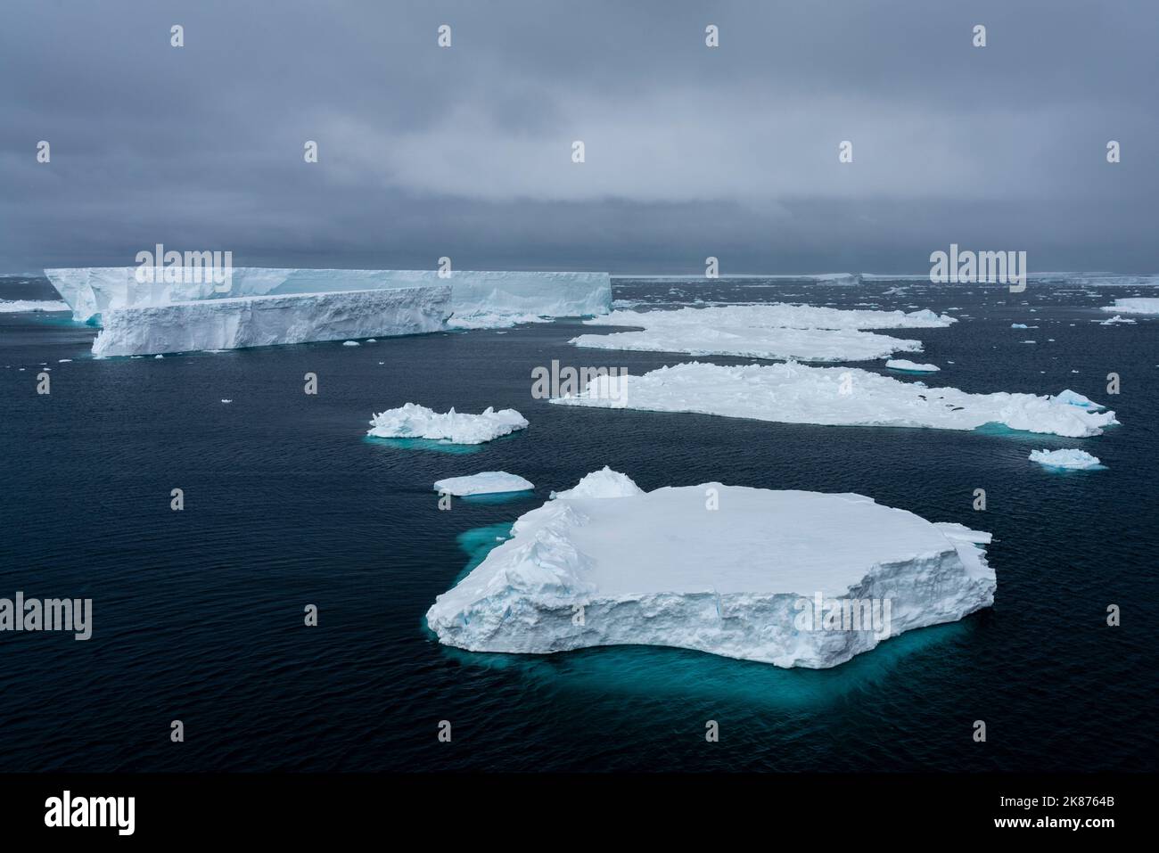 Iceberg tabulaire, plateau de glace Larsen C, mer de Weddell, Antarctique, régions polaires Banque D'Images