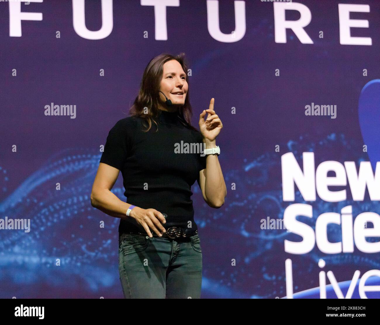 Helen Czerski, Ph.D., donne un discours intitulé ''un océan de sel', sur la scène future, à New Scientist Live 2022 Banque D'Images