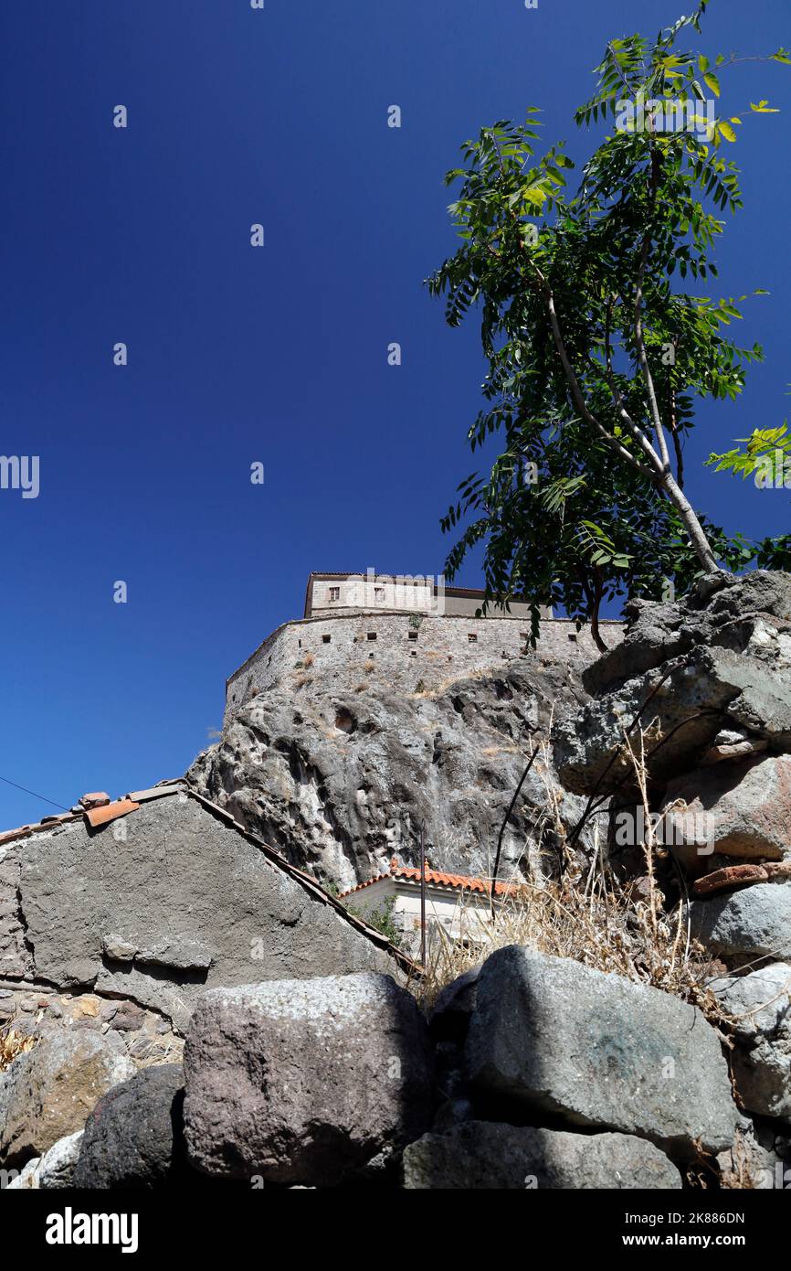 Glykkylousa Panagia. Notre Dame du Kiss doux église sur un rocher. Petra, vue sur Lesbos. Banque D'Images