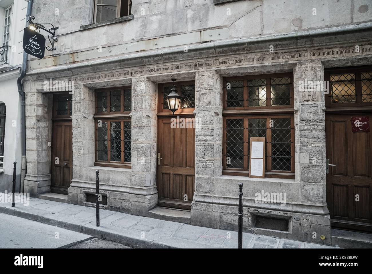 Maison de l'alchimiste médiéval Nicolas Flamel (c.1330-1418), était un scribe et un manuscrit-vendeur français. Banque D'Images
