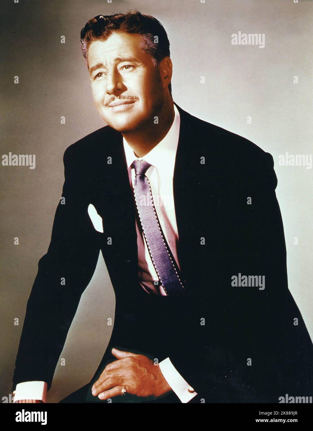 Don Ameche acteur 01 mai 1950 **AVERTISSEMENT** cette photographie est réservée à un usage éditorial et est protégée par les droits d'auteur de la Société cinématographique et/ou du photographe désigné par la Société cinématographique ou la Société de production et ne peut être reproduite que par des publications dans le cadre de la promotion du film ci-dessus. Un crédit obligatoire à The film Company est requis. Le photographe doit également être crédité lorsqu'il est connu. Aucune utilisation commerciale ne peut être accordée sans autorisation écrite de The film Company. Banque D'Images