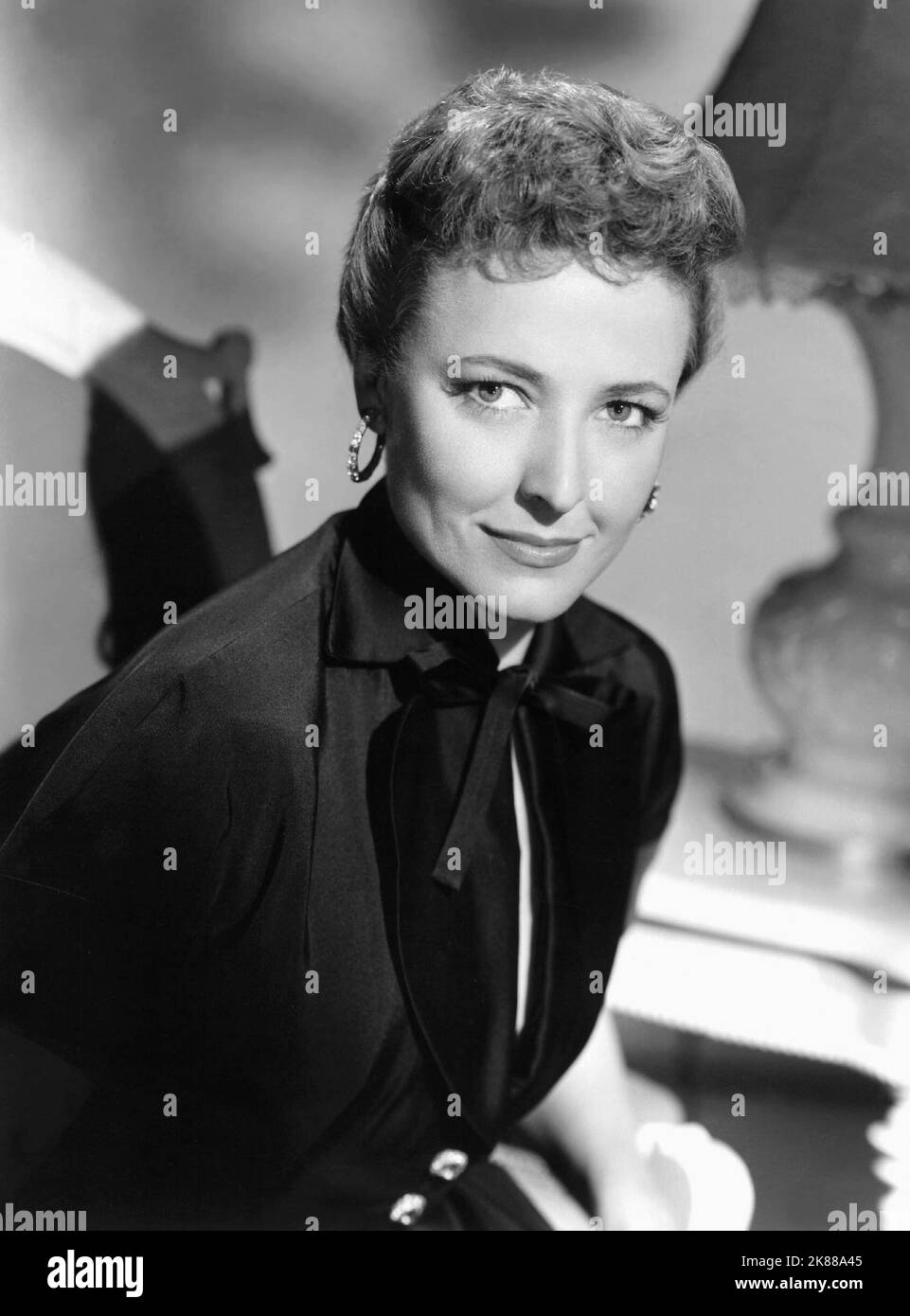 Frances Dee actrice 01 mai 1937 **AVERTISSEMENT** cette photographie est réservée à un usage éditorial et est protégée par les droits d'auteur de la Société cinématographique et/ou du photographe désigné par la Société cinématographique ou la Société de production et ne peut être reproduite que par des publications dans le cadre de la promotion du film ci-dessus. Un crédit obligatoire à The film Company est requis. Le photographe doit également être crédité lorsqu'il est connu. Aucune utilisation commerciale ne peut être accordée sans autorisation écrite de The film Company. Banque D'Images