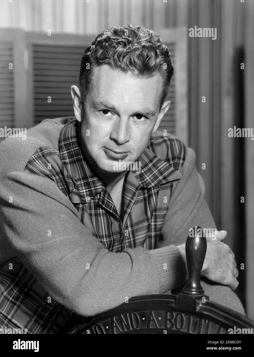 Sterling Hayden acteur 01 mai 1952 **AVERTISSEMENT** cette photographie est à usage éditorial exclusif et est le droit d'auteur de la Société du film et/ou du photographe assigné par la Société du film ou de la production et ne peut être reproduite que par des publications en conjonction avec la promotion du film ci-dessus. Un crédit obligatoire pour la société de film est requis. Le photographe doit également être crédité lorsqu'il est connu. Aucune utilisation commerciale ne peut être accordée sans l'autorisation écrite de la Société du film. Banque D'Images