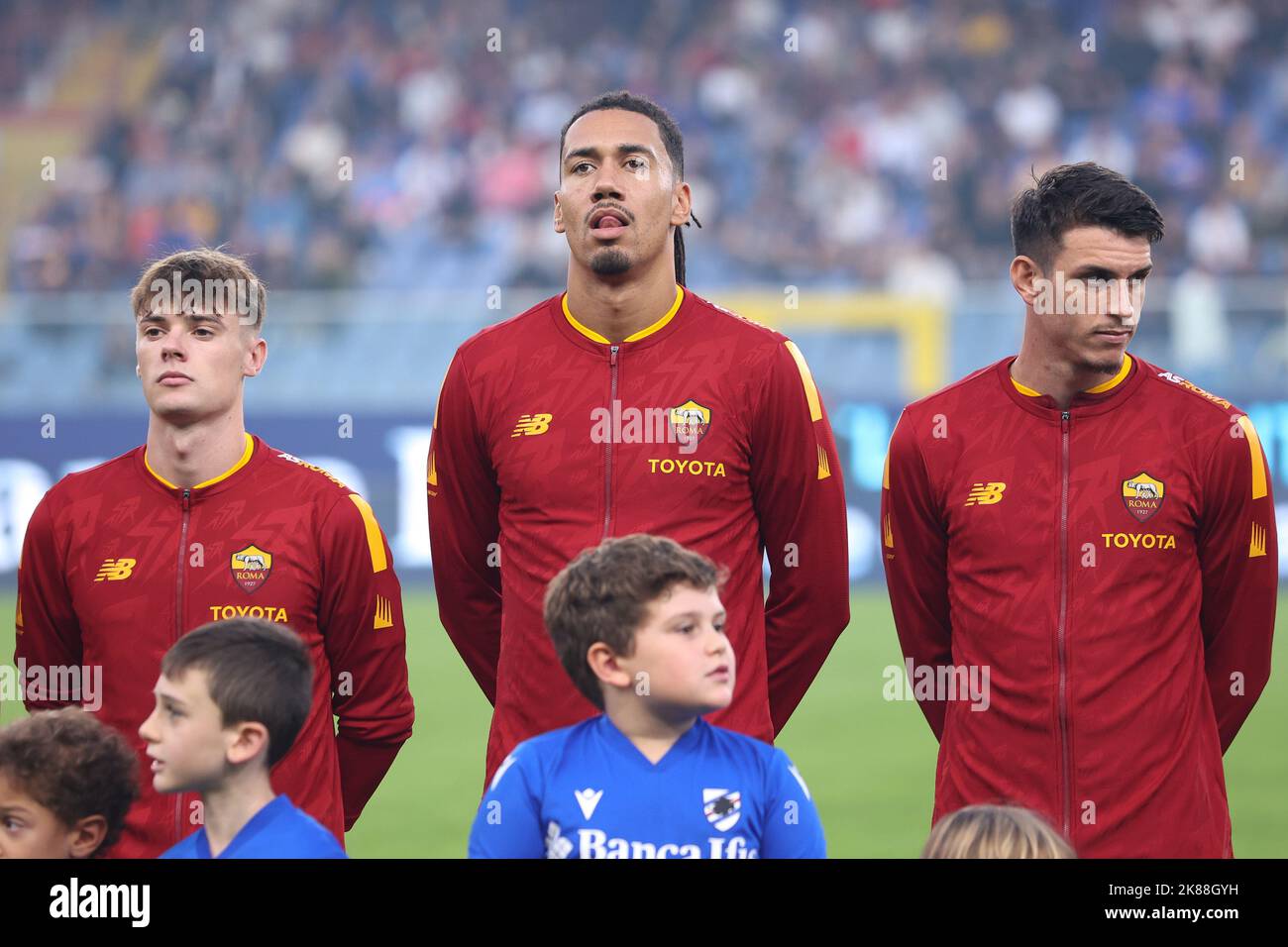 Genova, GE, Italie. 17th octobre 2022. Italie, Genova, octobre 17 2022: Chris Smalling (défenseur des Roms) dans le champ central pour la présentation du match pendant le match de football SAMPDORIA vs AS ROMA, série A Tim 2022-2023 day10 stade Ferraris (Credit image: © Fabrizio Andrea Bertani/Pacific Press via ZUMA Press Wire) Banque D'Images