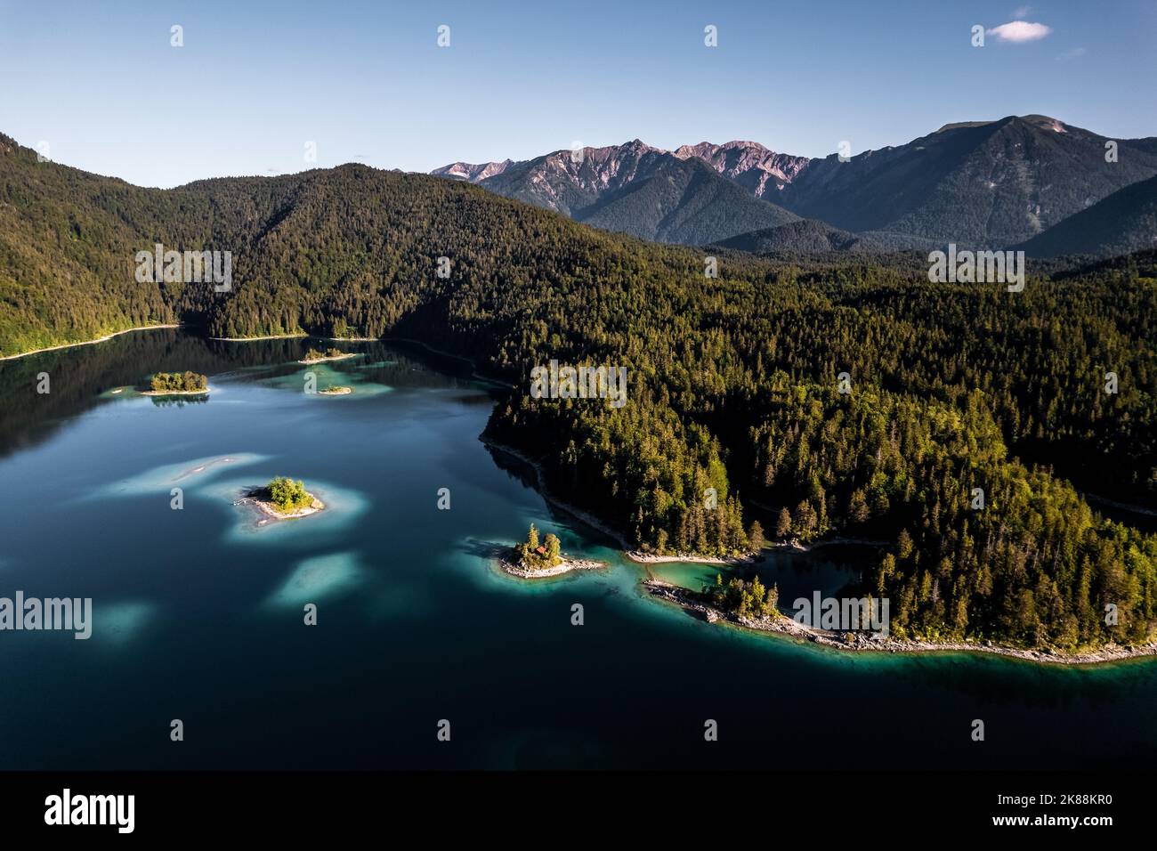 Photographie aérienne d'Eibsee en Allemagne Banque D'Images