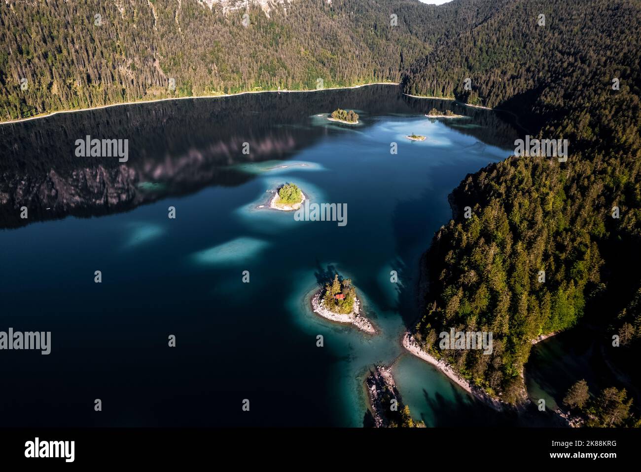 Photographie aérienne d'Eibsee en Allemagne Banque D'Images