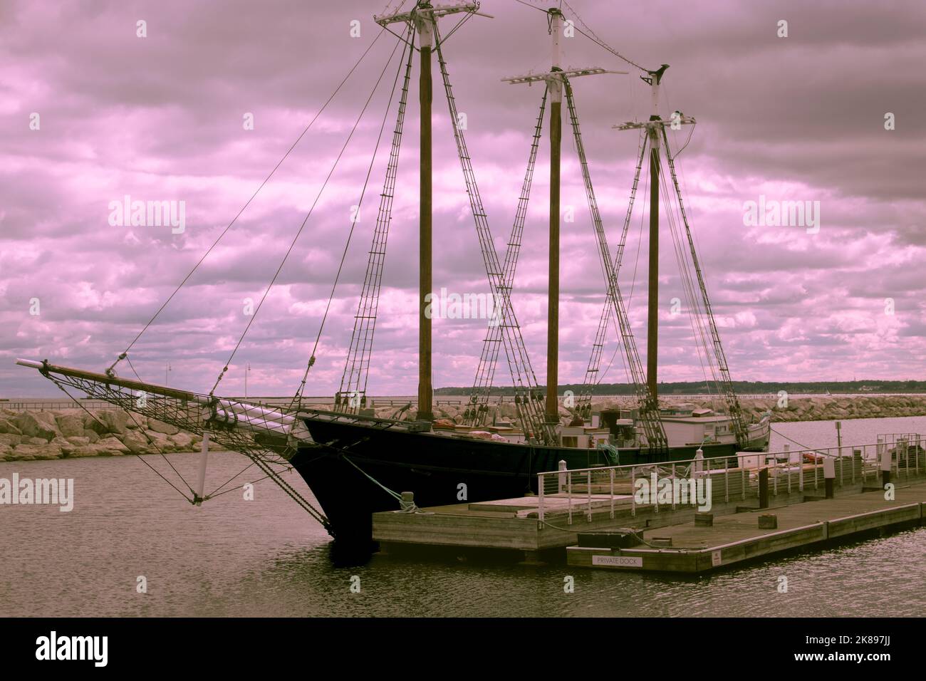 Voilier - bateau à voile amarré sur le quai à Lake Michigan Milwaukee Wisconsin Banque D'Images