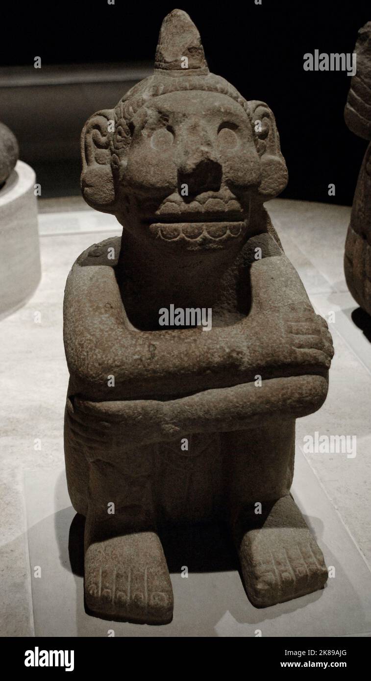Grès assis figure de Mictlantecuhtli, le dieu aztèque de la mort. Banque D'Images