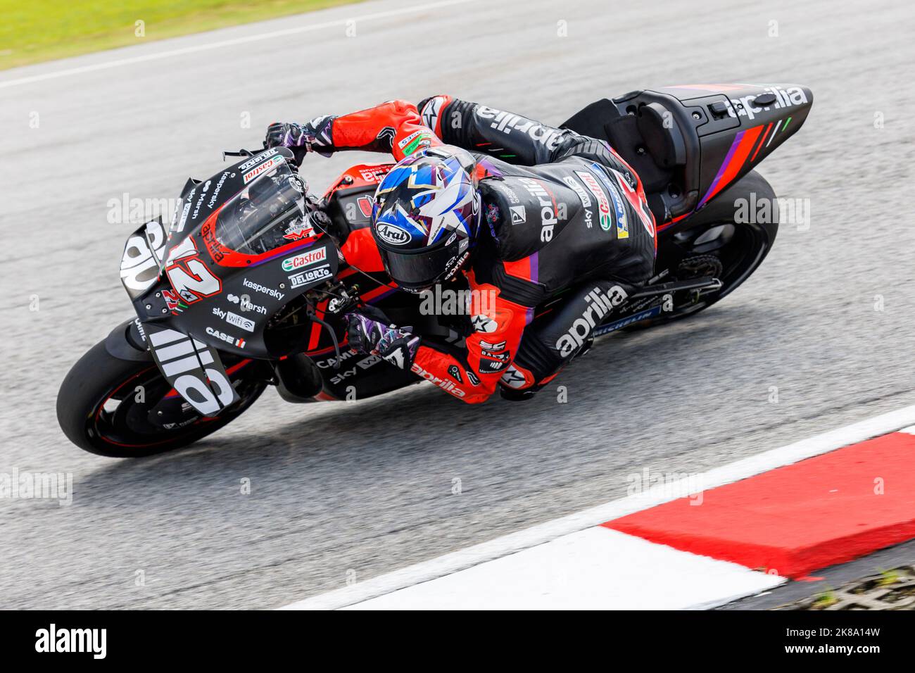 22nd octobre 2022 ; Sepang International circuit, Sepang, MALAISIE : MotoGP de Malaisie, FP 3 et qualification ; Aprilia Racing Rider Maverick Vinales pendant la pratique libre 3 au MotoGP de Malaisie Banque D'Images