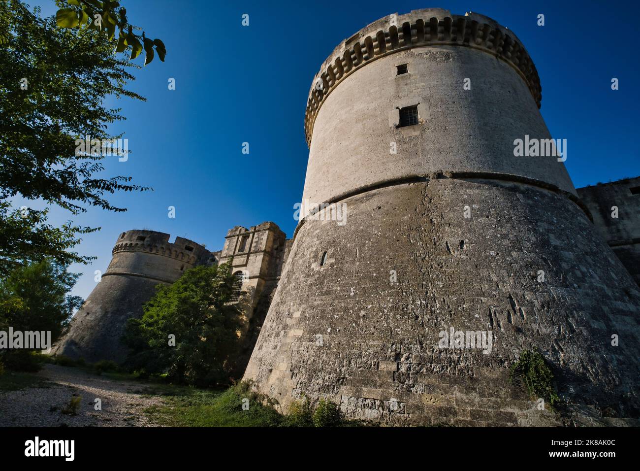 Vue extérieure sur les ruines du château de Tramontano à Matera Banque D'Images