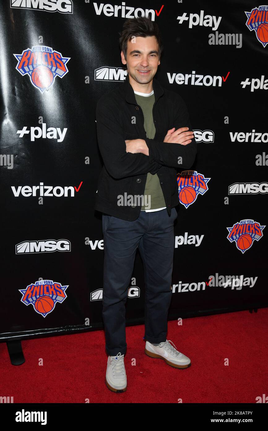 Drew Tarver assiste au Verizon +play Red Carpet au Madison Square Garden pour l'ouvre-maison New York Knicks sur 21 octobre 2022 à New York. Banque D'Images