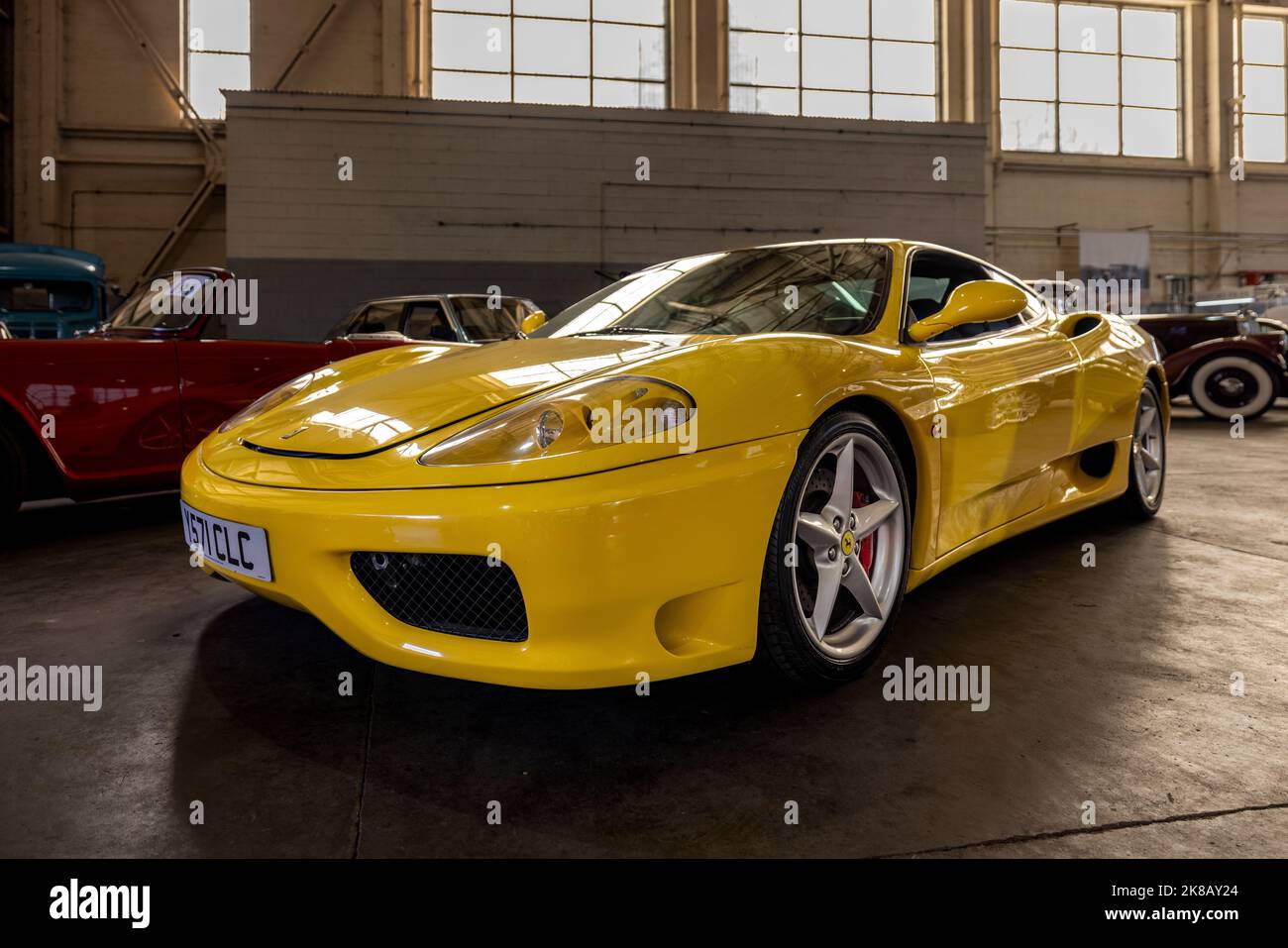 2001 Ferrari 360 Modena, aux enchères Historics Classic & Sportscar, qui se sont tenues au Bicester Heritage Centre le 24th septembre 2022 Banque D'Images