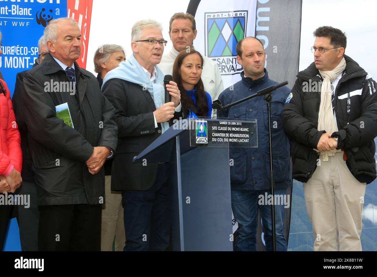 De gauche à droite, Jean-Claude Carle, sénateur de haute-Savoie, Jean-Marc Peillex, maire de Saint-Gervais-les-bains, Aulore Termoz, conseillère commu Banque D'Images