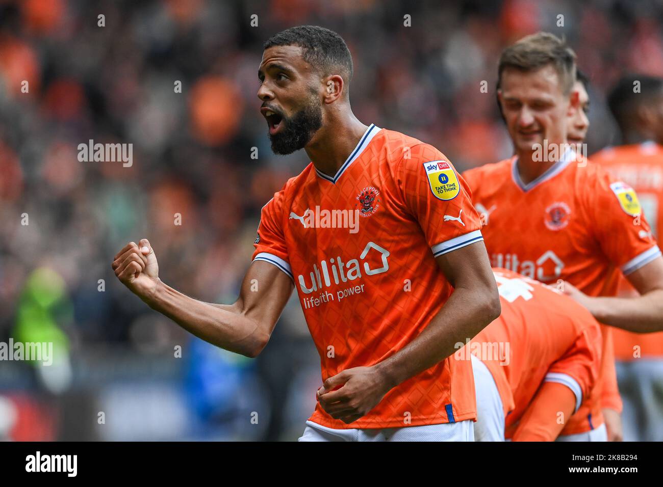 CJ Hamilton #22 de Blackpool célèbre son objectif du faire 4-1 pendant le match de championnat de Sky Bet Blackpool vs Preston North End à Bloomfield Road, Blackpool, Royaume-Uni, 22nd octobre 2022 (photo par Craig Thomas/News Images) dans, le 10/22/2022. (Photo de Craig Thomas/News Images/Sipa USA) crédit: SIPA USA/Alay Live News Banque D'Images